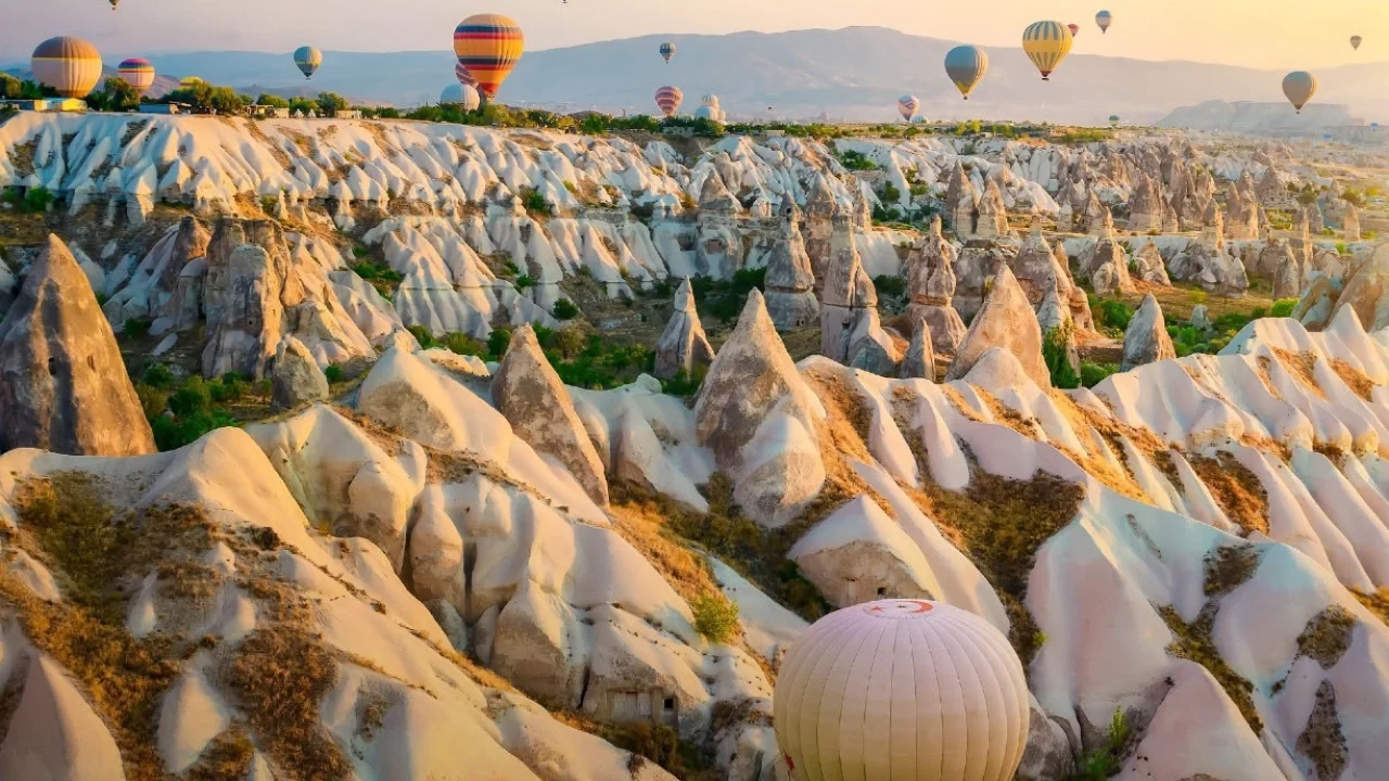 Turizm stratejisini tüm yıla ve 81 ile genişletiyor