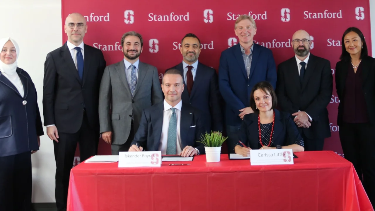 Türk Telekom Stanford ile Yöneticilerini Eğitiyor