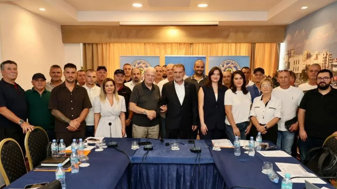 Türkiye Denizciler Sendikası Tiran'da iş birliği imzaladı