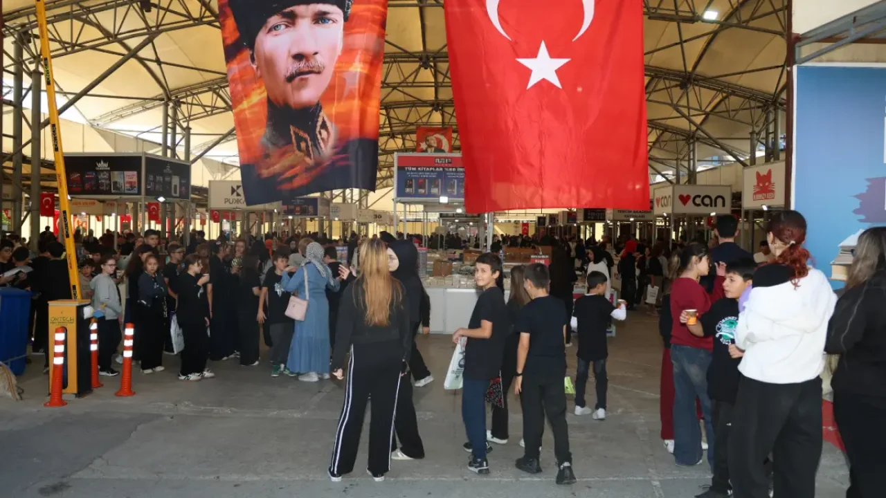 Uşak Kitap Fuarı Kapılarını Bugün Ziyarete Açıyor