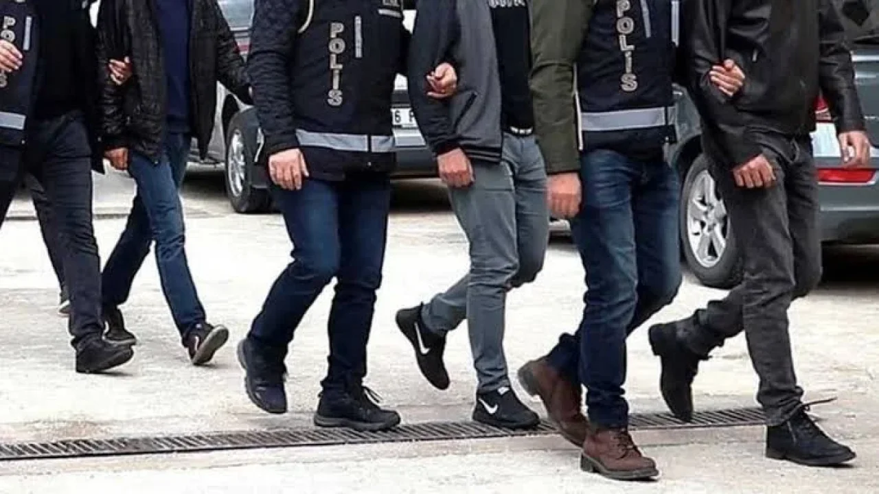 Usulsüz vatandaşlık soruşturmasında 26 tutuklama