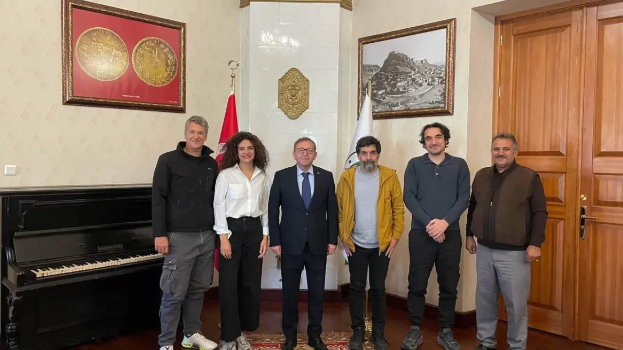 Vali Ziya Polat sinema film ekibini makamında ağırladı