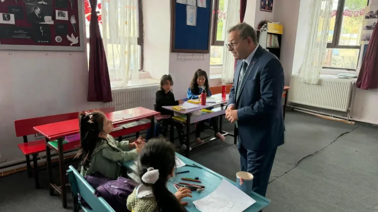 Vali Ziya Polat’tan köy okullarına ziyaret