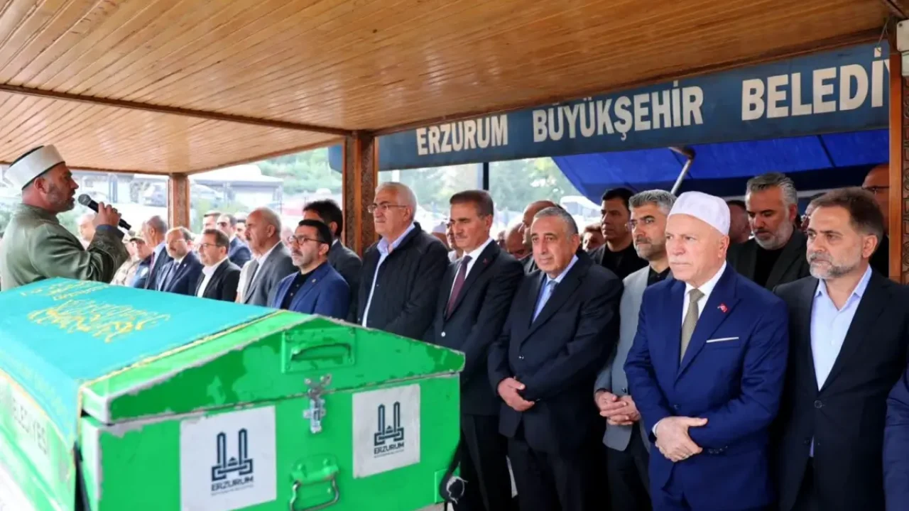 Vekil Adem Çalkın, Ahmet Turan Öz’ün cenazesine katıldı