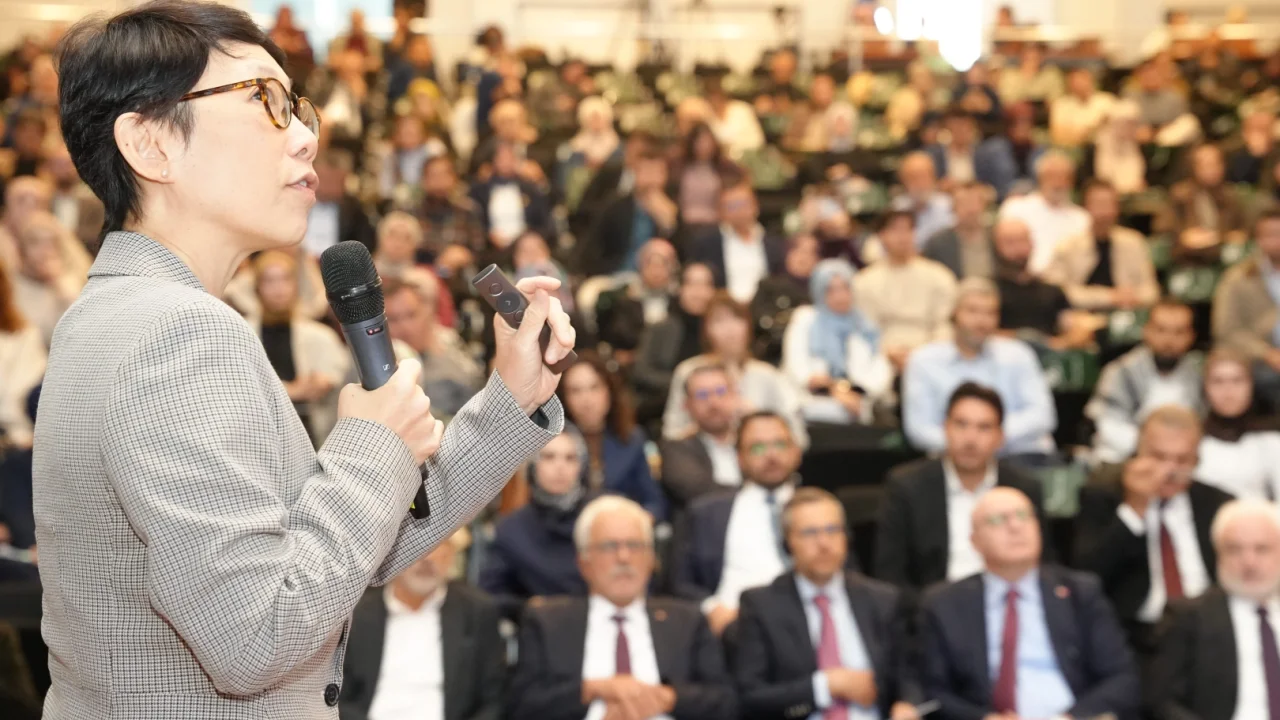 Yapay zeka uzmanı geleceğin iş dünyasını anlattı
