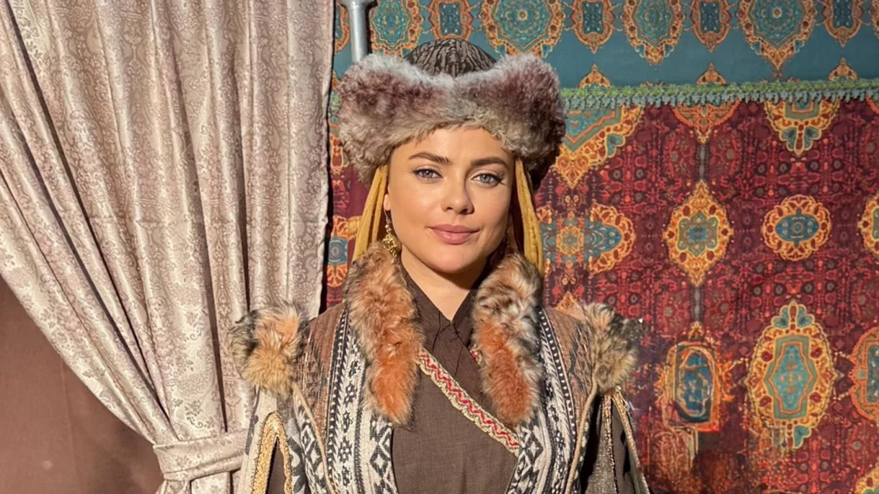 Yaz Dönemini İki Set Arasında Geçirdi