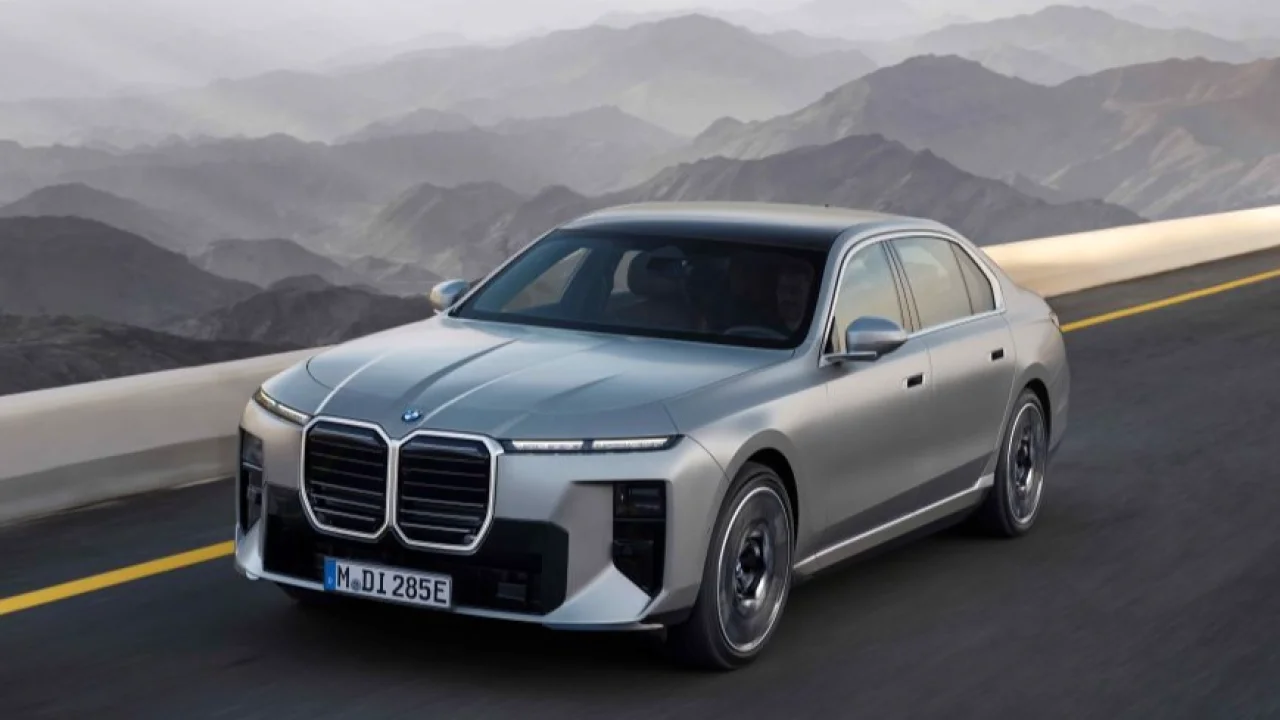 Yeni BMW 7 Serisi Türkiye pazarında satışa sunuldu
