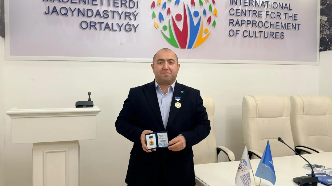 Akil Alesger Türk Dünyası Nişanı İle Ödüllendirildi