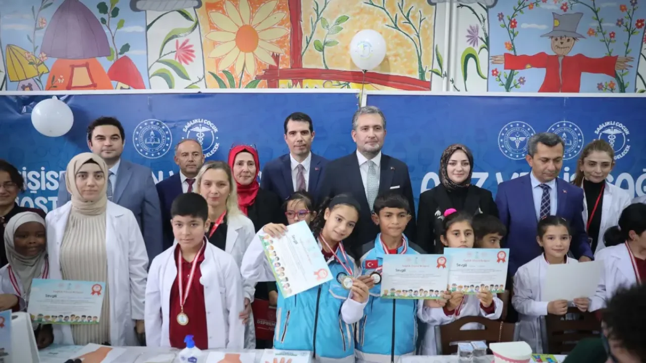 Ankara’da İşitme Engelli 100 Öğrenci Sağlık Elçisi Oldu