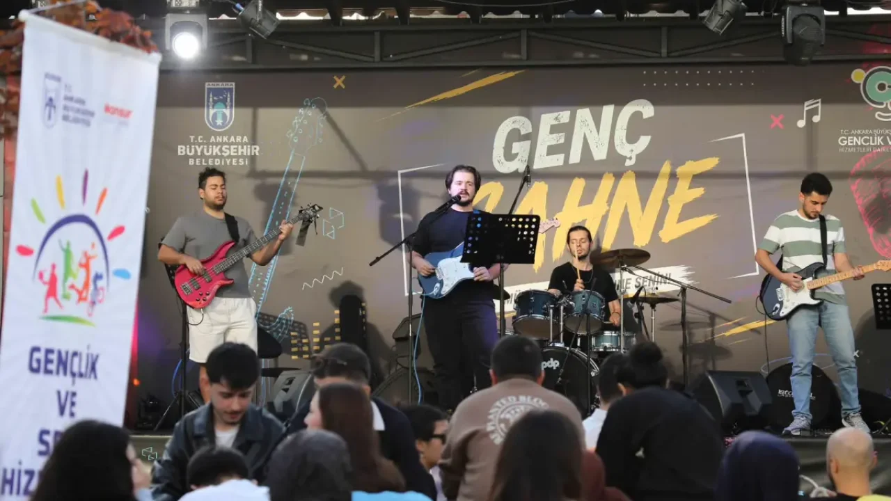 Ankara'da Üniversite Şenliği Gençleri Buluşturdu