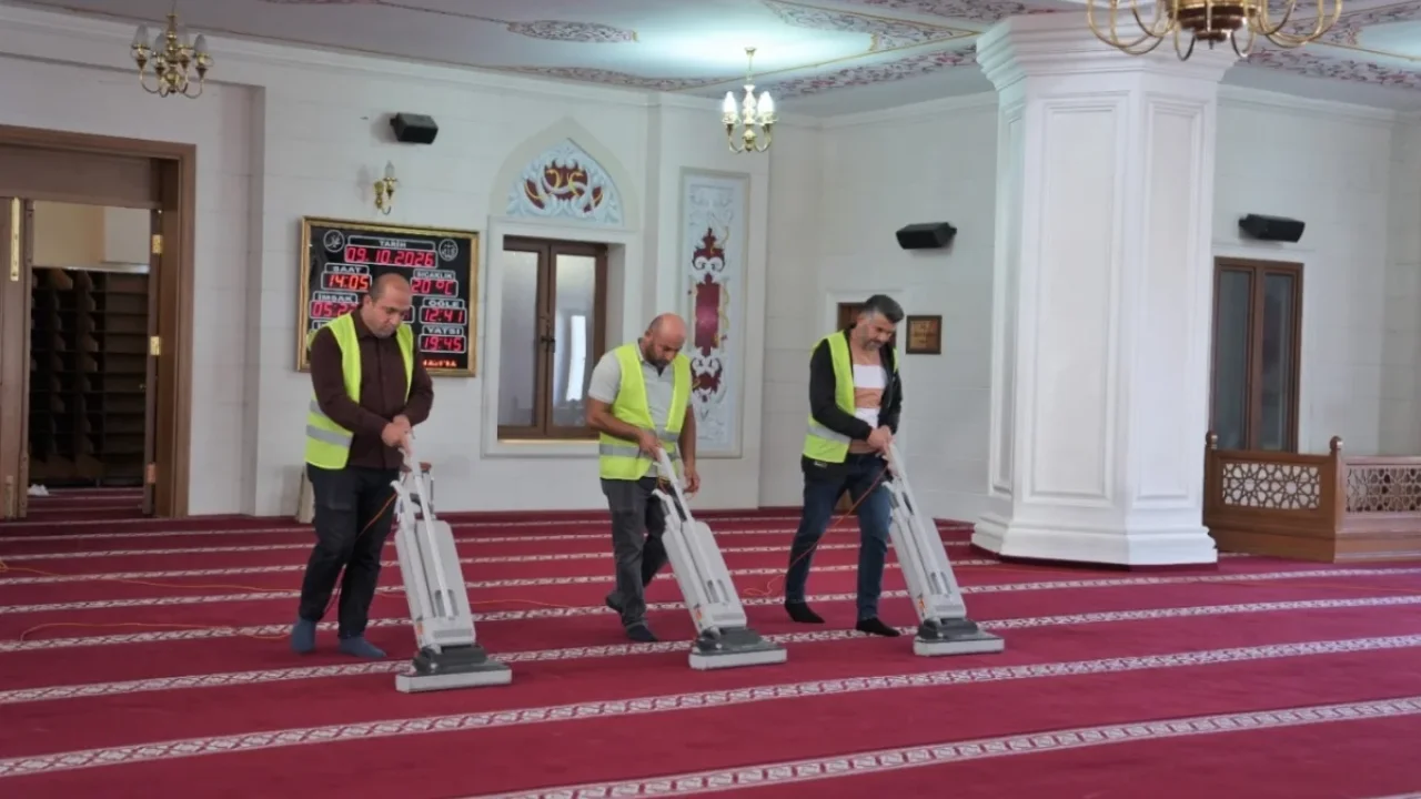 Ankara Keçiören’de ibadethanelerde temizlik çalışması