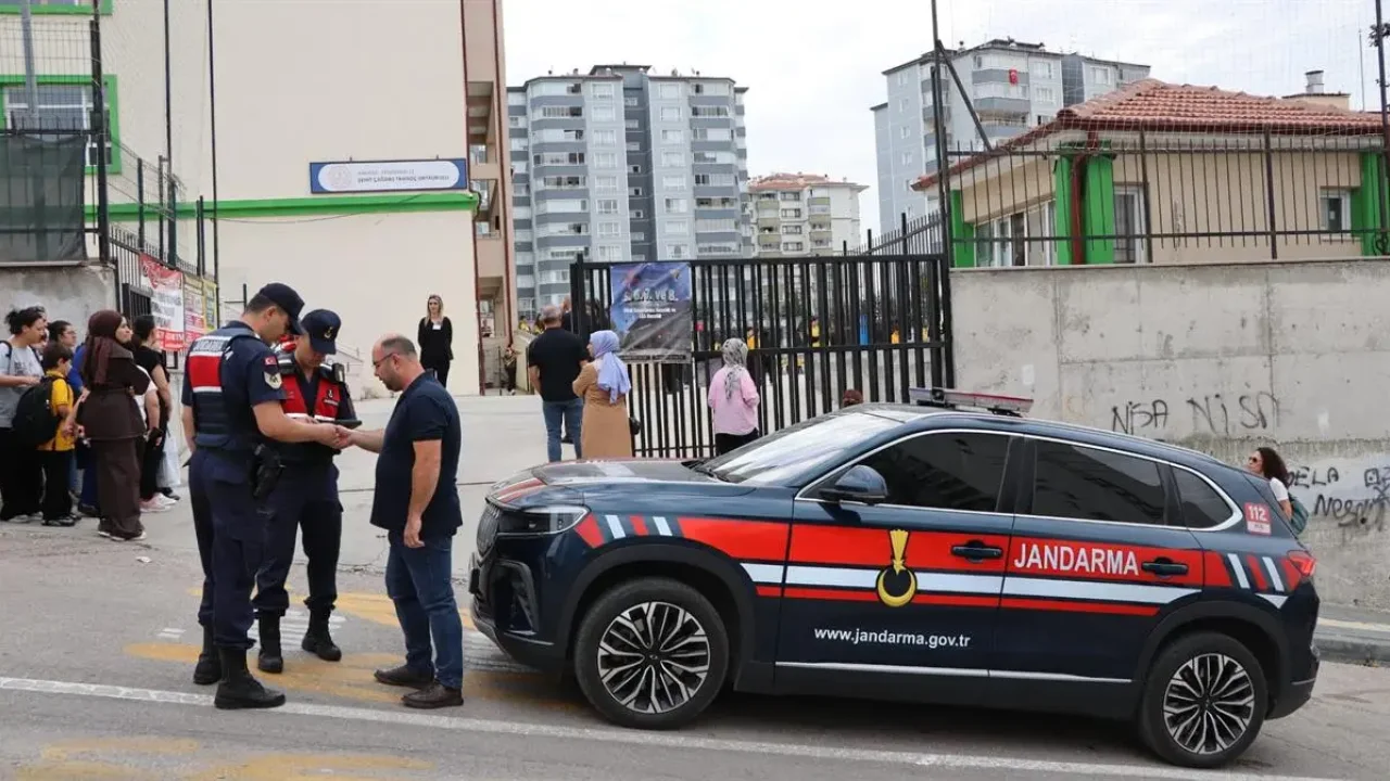 Ankara okul çevrelerinde denetimlerini sıklaştırdı