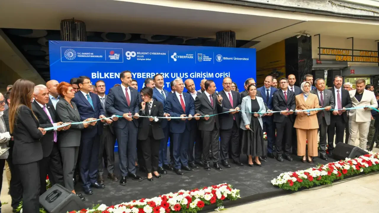 Ankara Ulus’ta girişimcilere yeni teknoloji ve iş geliştirme alanı açıldı