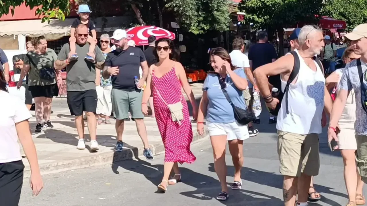 Antalya turizmi 9 ayda 752 bin ziyaretçi kaybetti