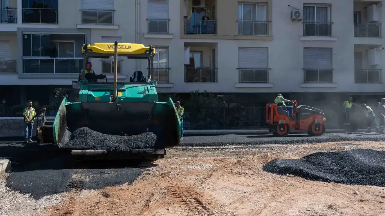 Bornova'da otopark ve yol düzenlemesi başlatıldı