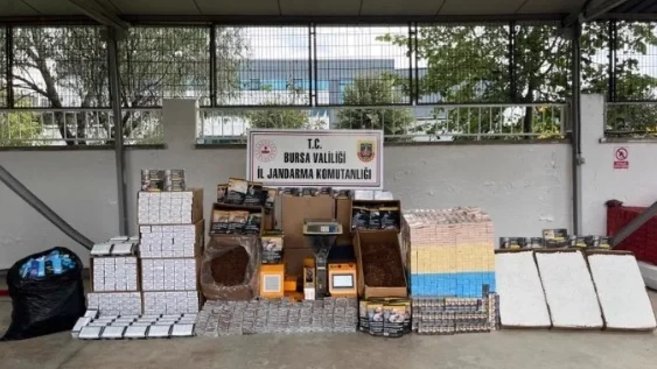 Bursa'da kaçak sigara operasyonu: 2 tutuklama