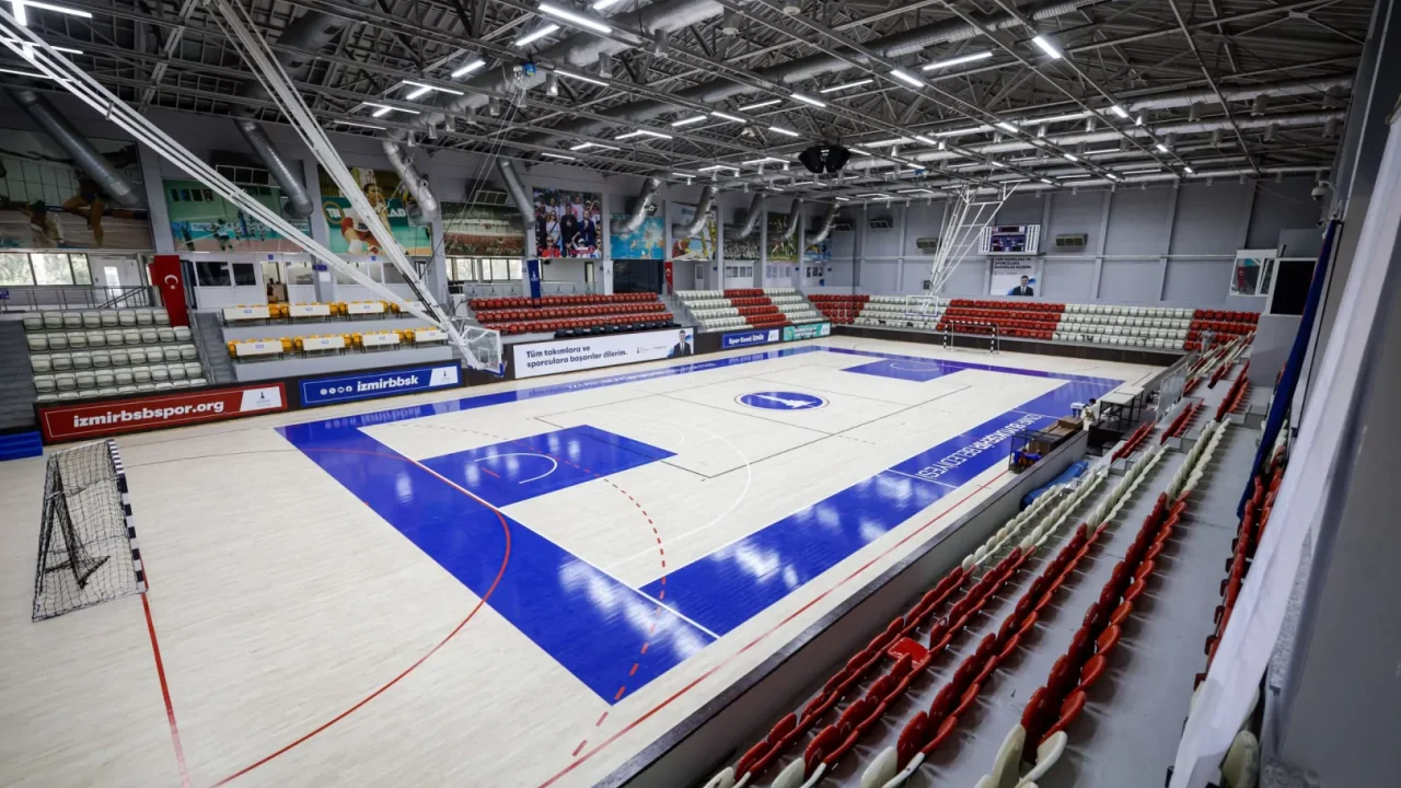 Celal Atik Spor Salonu Modernize Edilerek Yenilendi