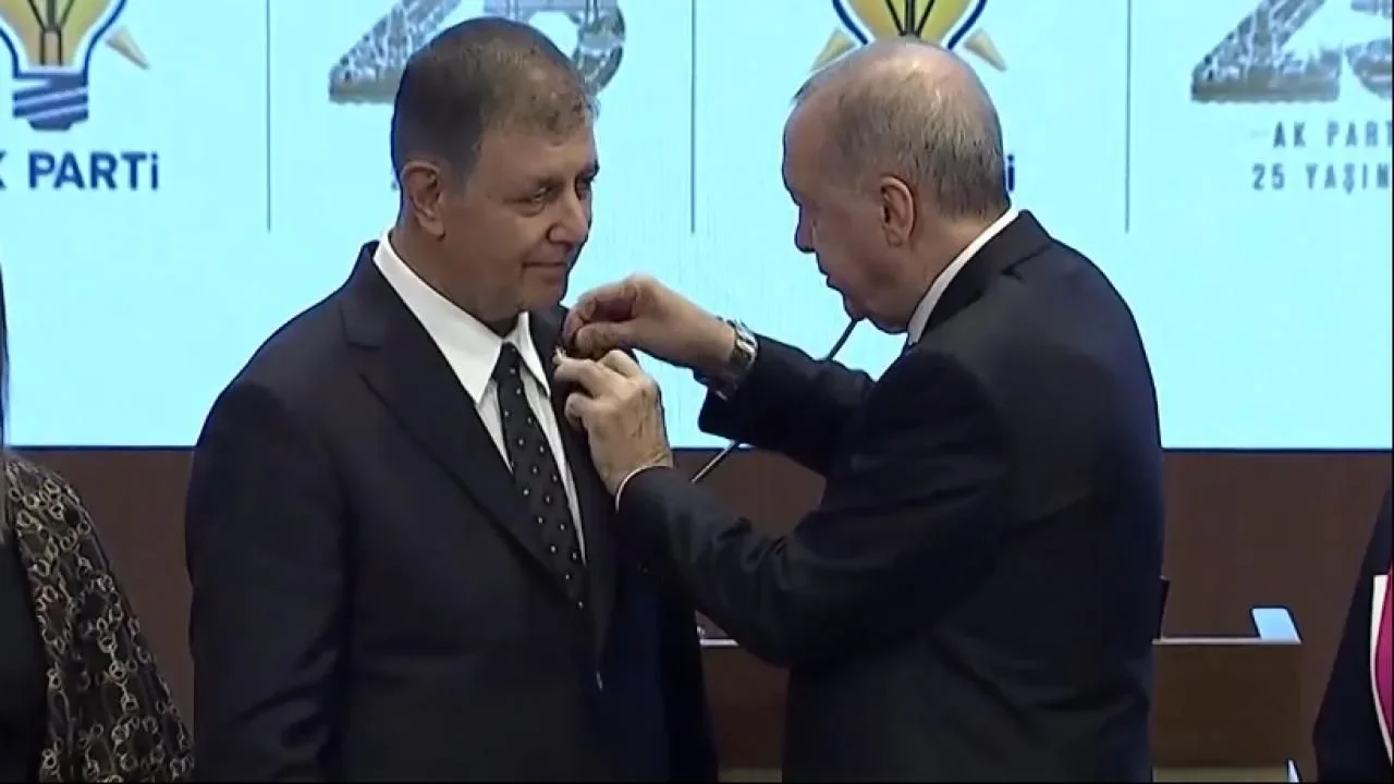 Cemil Tugay AK Parti’ye Katılarak Göreve Başladı