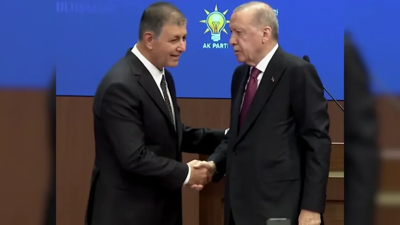 Cemil Tugay AK Parti'ye Katılarak Siyasi Değişimi.