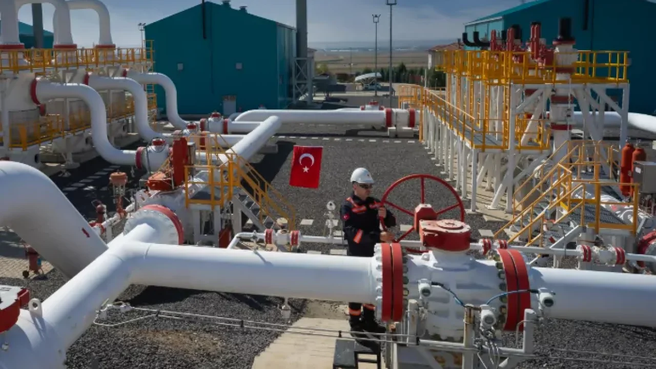Doğal gaz ağı genişliyor, Türkiye'nin hat uzunluğu.