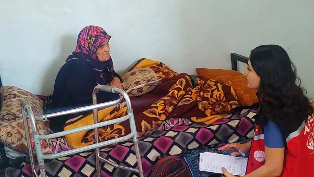 Evde Bakım Yardımı Ödemeleri Hesaplara Yatırılıyor
