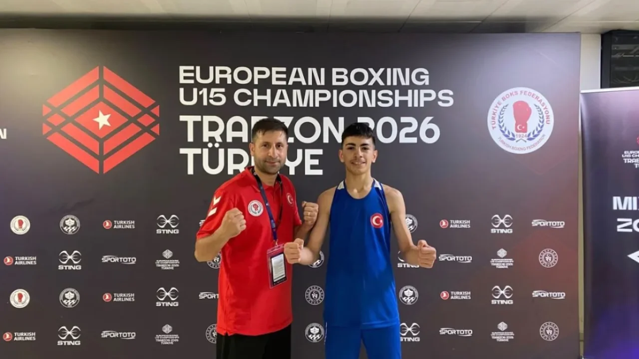 İbrahim Müçük boks maçında yarı finale yükseldi