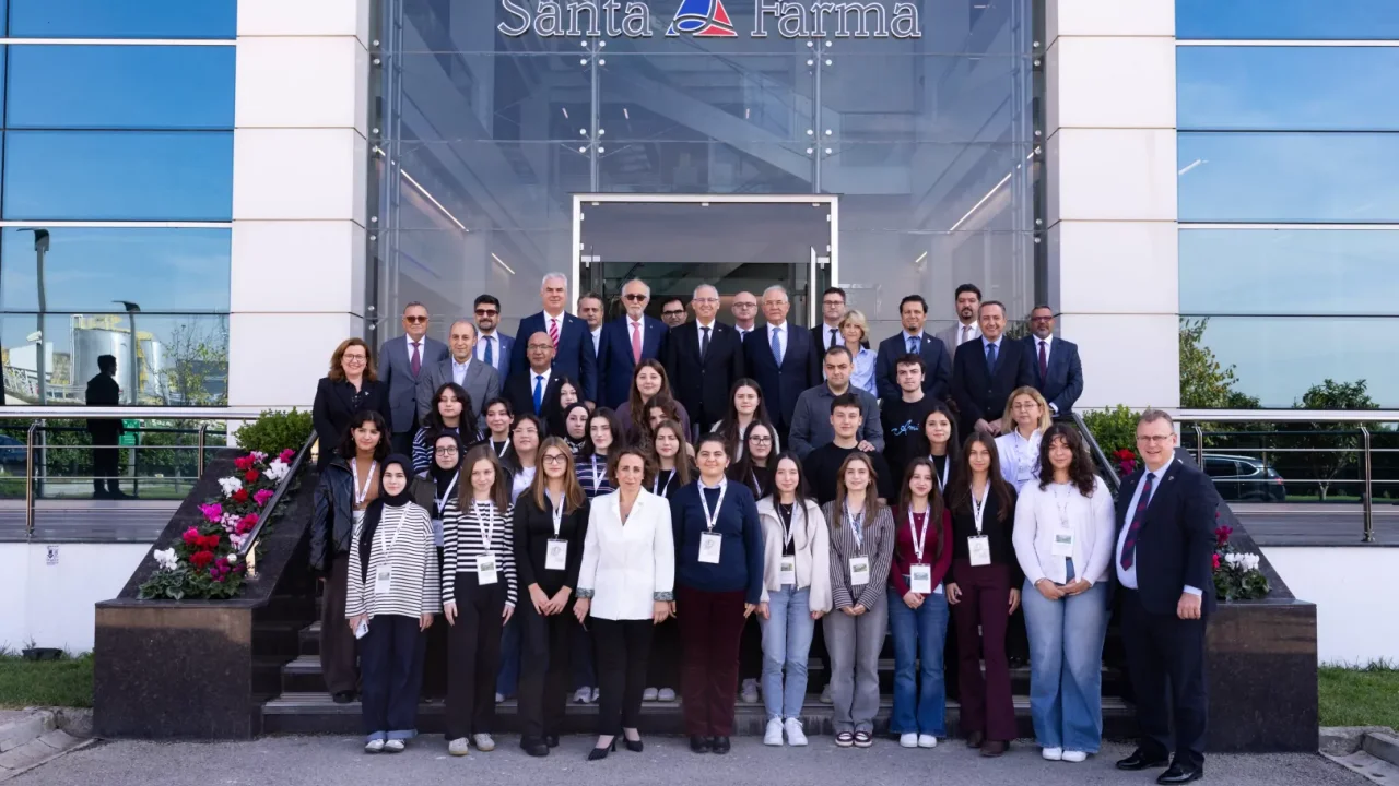 İlaç Üretim Teknolojisi Programı Eğitimine Başladı