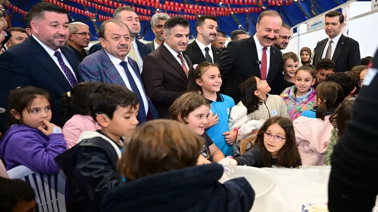 Isparta Bilimfest projeleri başarıyla tanıtılıyor