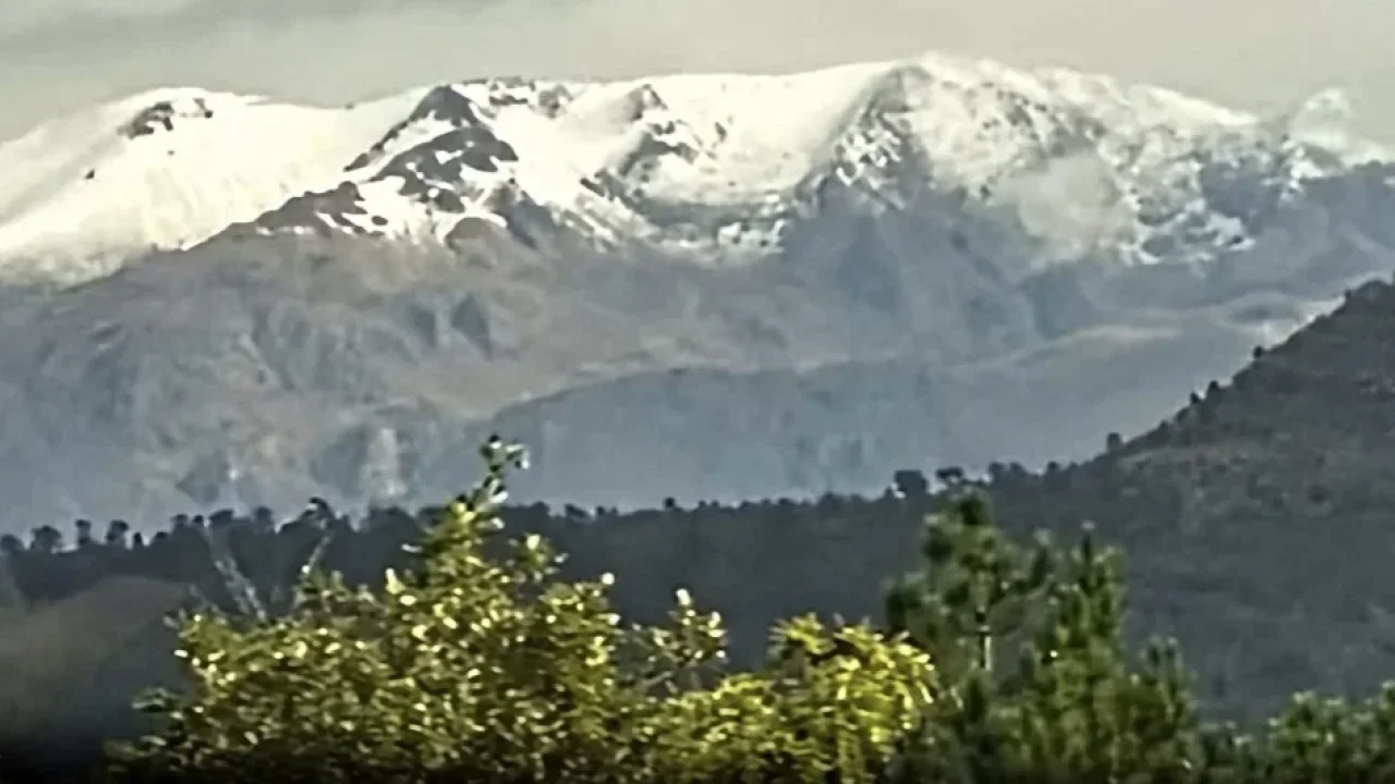 Isparta'ya mevsimin ilk karı yağdı: Davraz beyaza.