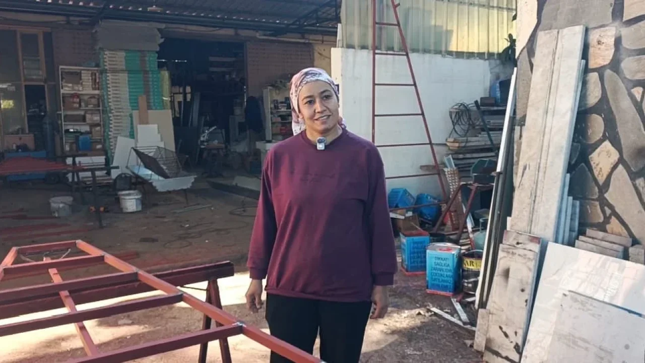 Kadın girişimcisi demir mobilya atölyesini kurdu