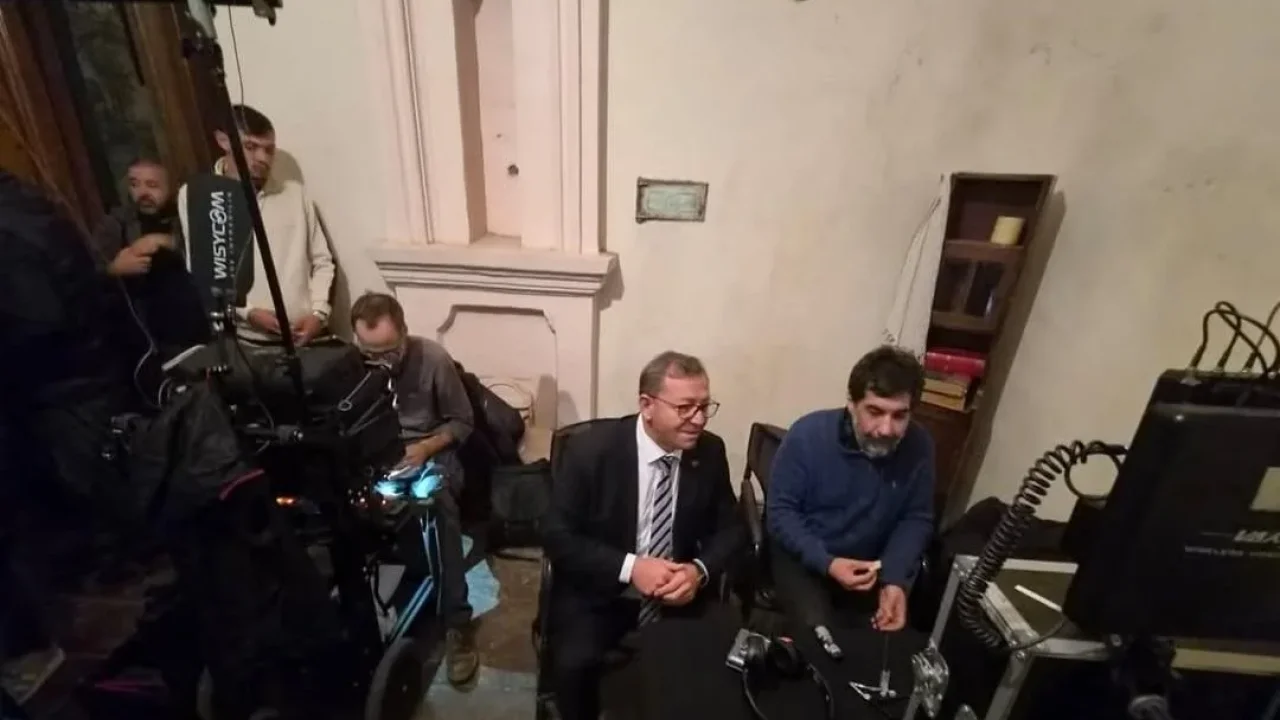 Kars’ta devam eden film çekimlerine valilikten ziyaret