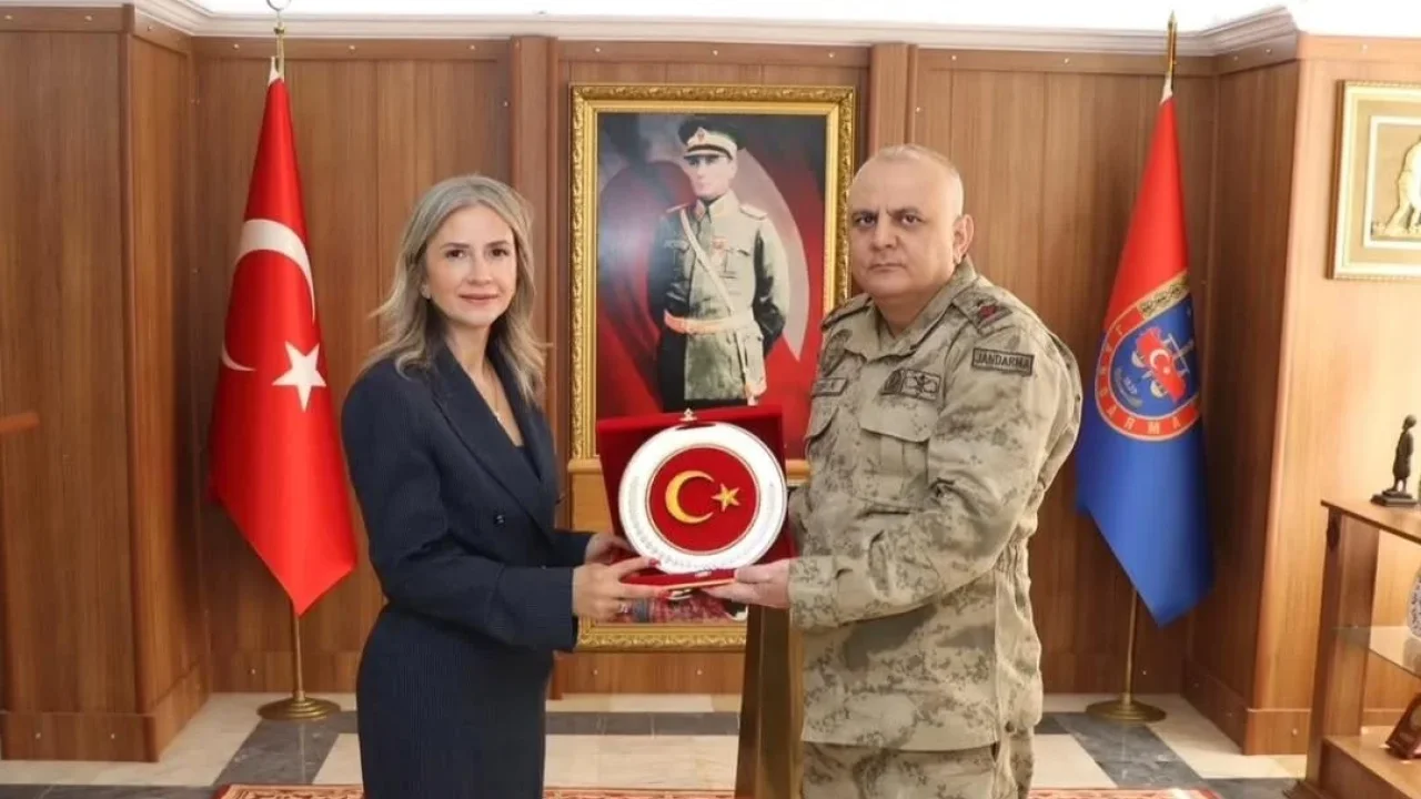 Kars'ta Kızılay ve jandarma iş birliği görüşüldü