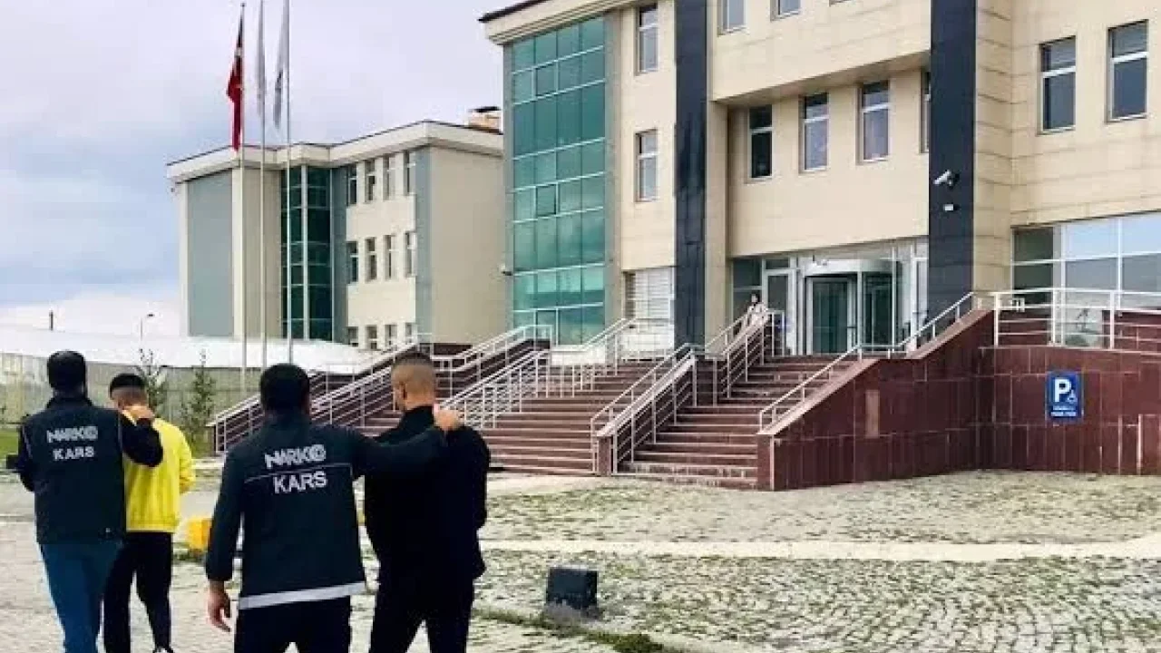 Kars'ta uyuşturucu operasyonu: 2 şüpheli tutuklandı