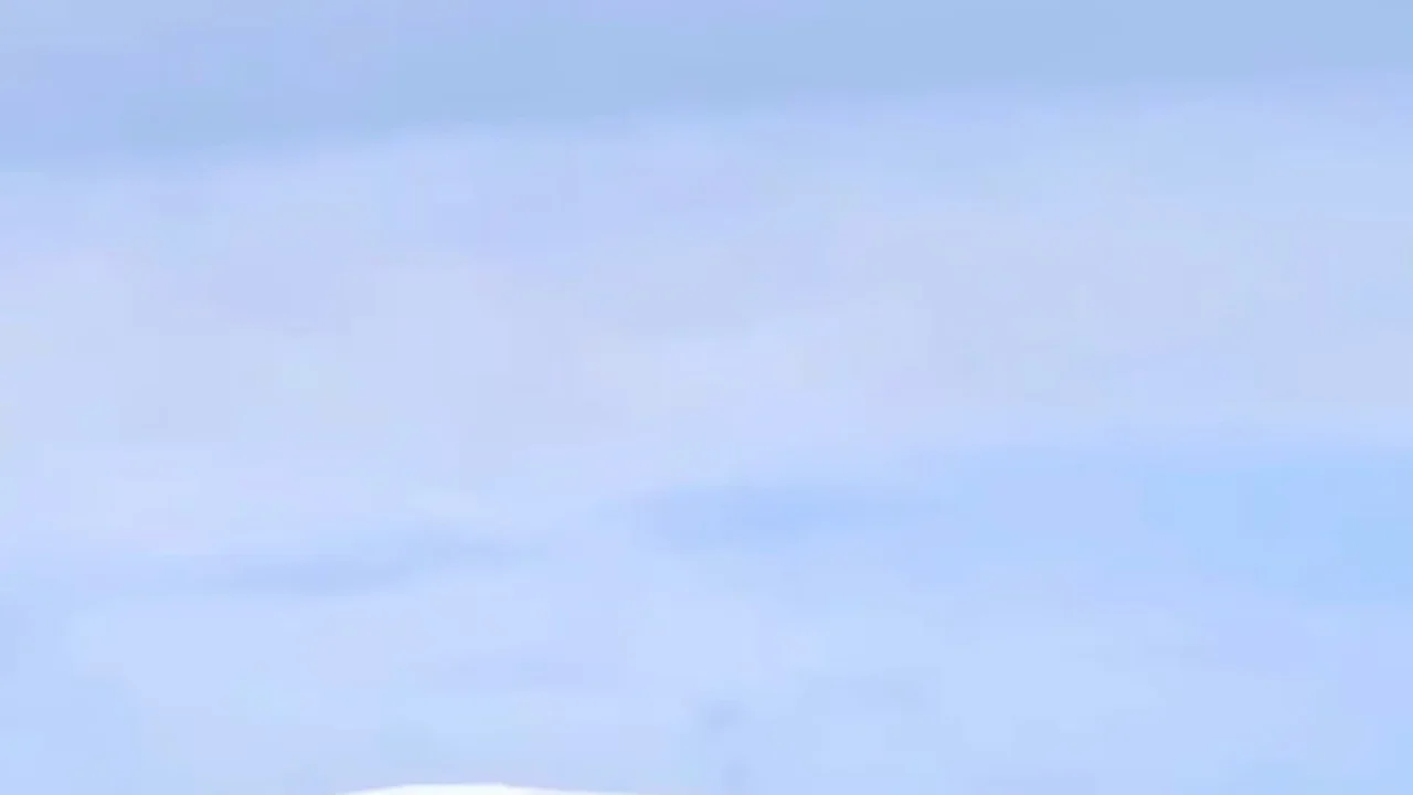 Kars yüksek kesimlerine mevsimin ilk karı düştü