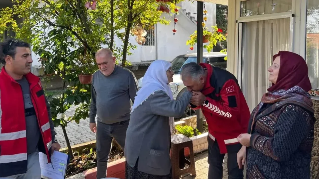 Kartepe Belediyesi sel mağdurlarını destekliyor