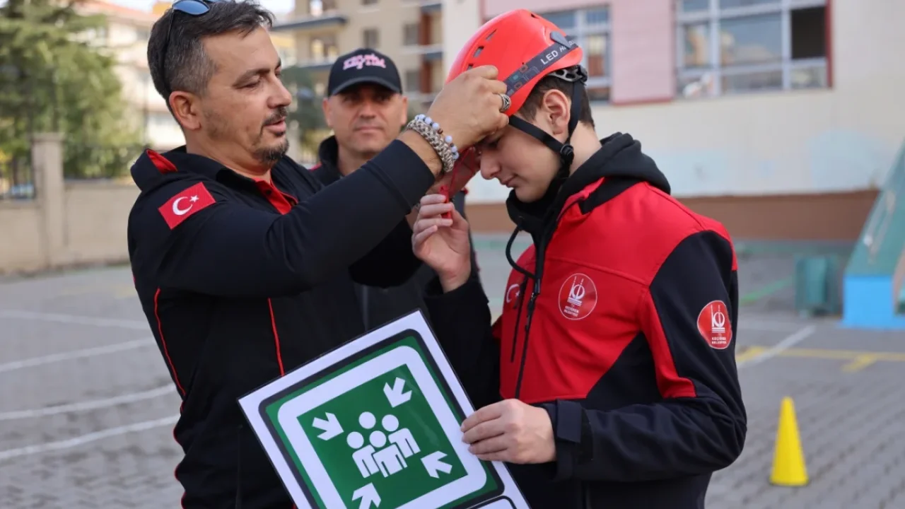 Keçiören’de öğrencilere afet ve yangın eğitimi