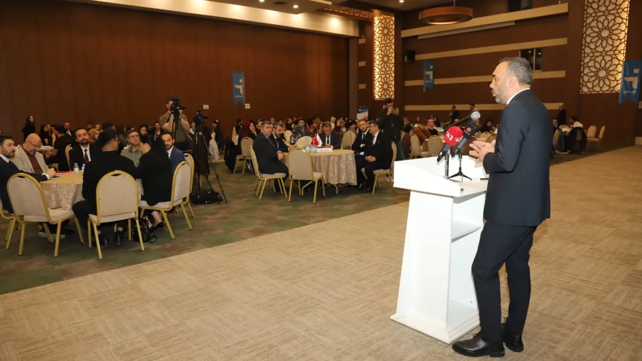 Konya'da Gençler ve İş Dünyası Aynı Masada Buluştu