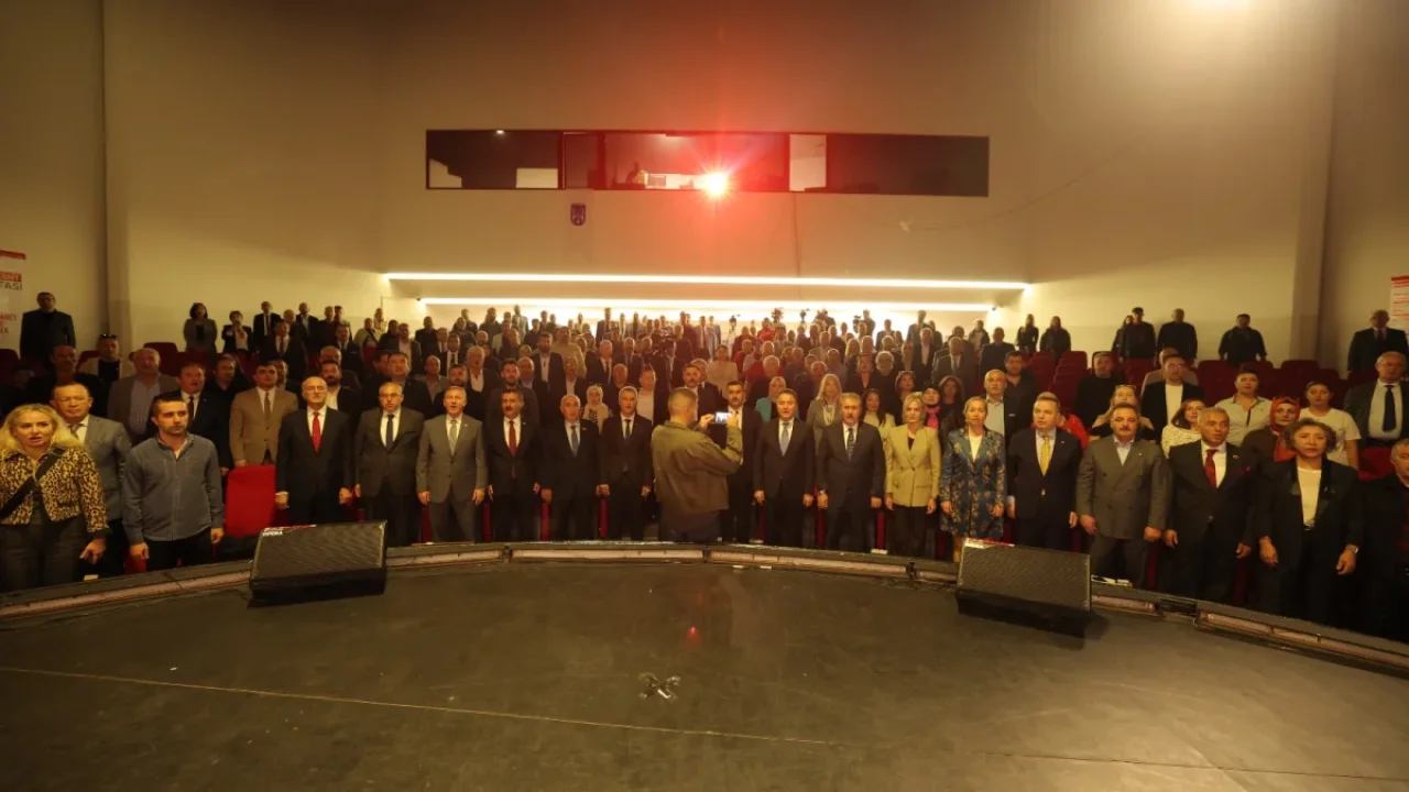 Merhamet ve Emek Ödülleri Siyasileri Birleştirdi