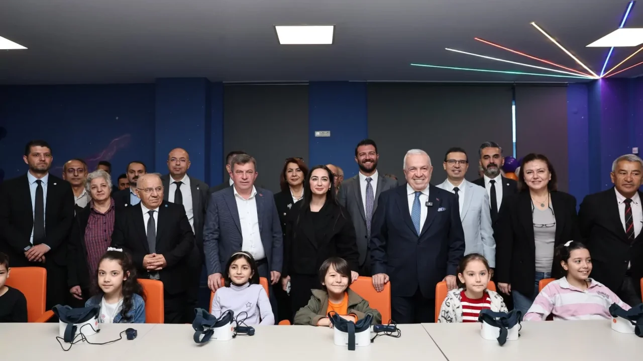 Nilüfer Belediyesi Dijital Deneyim Merkezi Açıldı