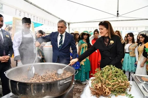 Osmaniye FıstıkFest 2026 Başlıyor! İşte Festival Programı OSMANİYE YER FISTIĞI FESTİVALİ BİNLERCE KİŞİNİN KATILIMIYLA TAMAMLANDI :T.C. Osmaniye Belediyesi