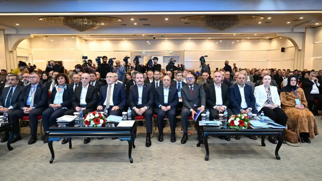 Özçelik-iş Genel Başkanı Değirmenci: “İşçinin de kazandığı bir dönüşüm istiyoruz”