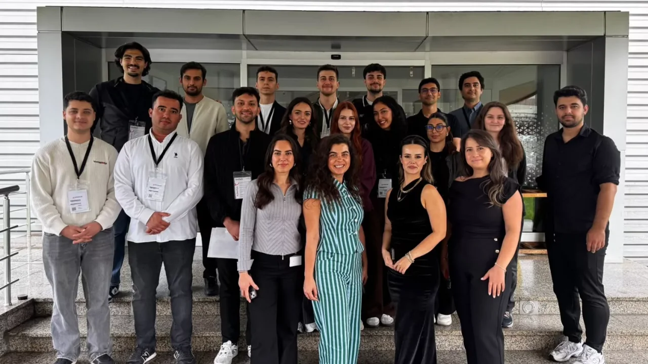 SteelUp Dijital Yaz Okulu Genç Yetenekleri Geliştiriyor