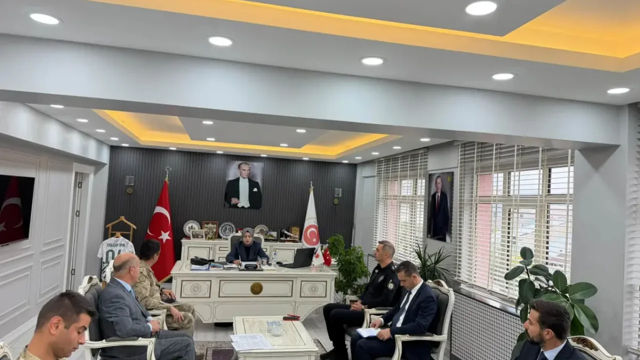 Taşlıçay'da okul güvenlik toplantısı gerçekleştirildi