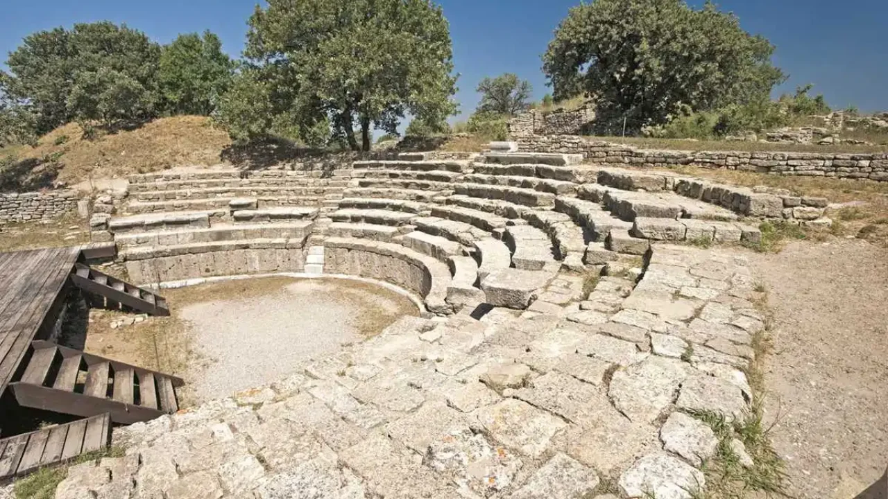 Troya Arkeolojik Alanı binlerce yıllık tarih sunuyor