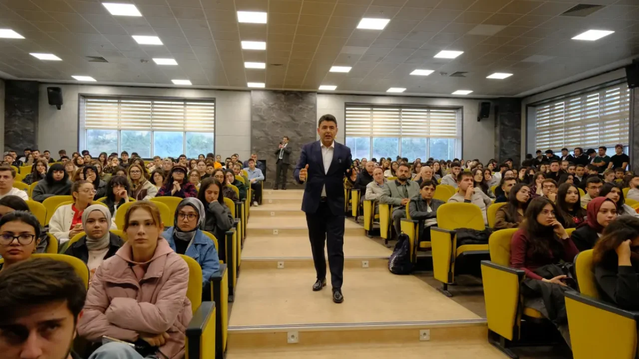 Ulaştırma ve Altyapı Bakan Yardımcısı Boyraz Kırıkkale’de ulaştırma vizyonunu anlattı