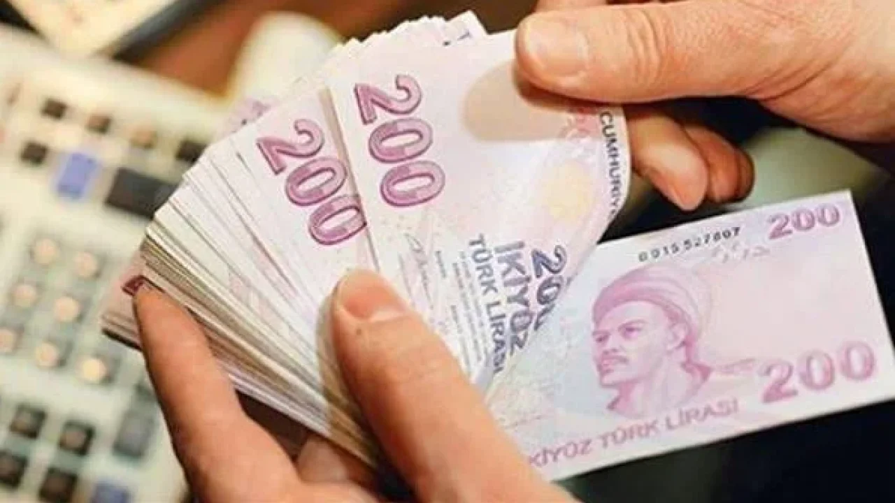 Yaşlı ve engelli aylıkları ödemeleri hesaplara yatıyor