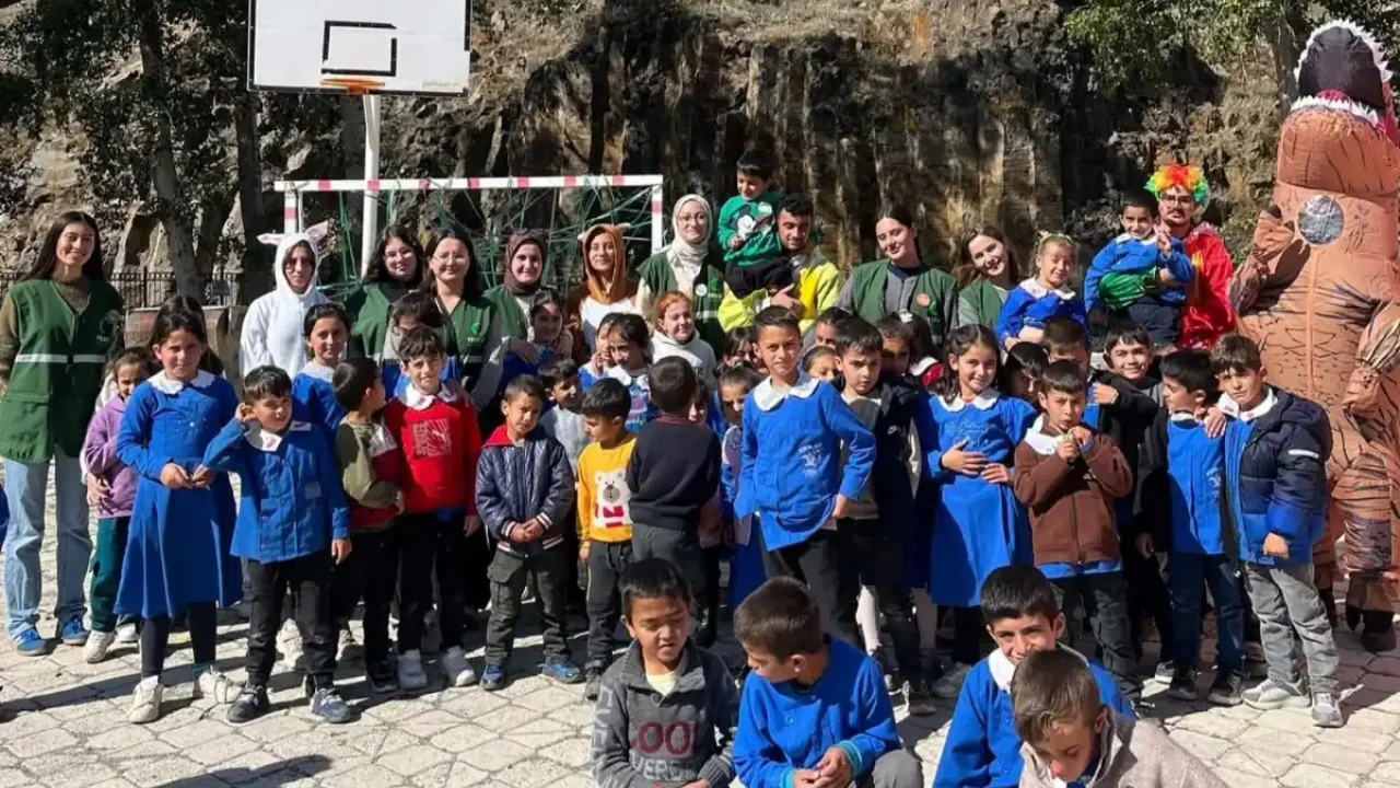 Yeşilay’dan köy okulunda çocuklara özel etkinlik