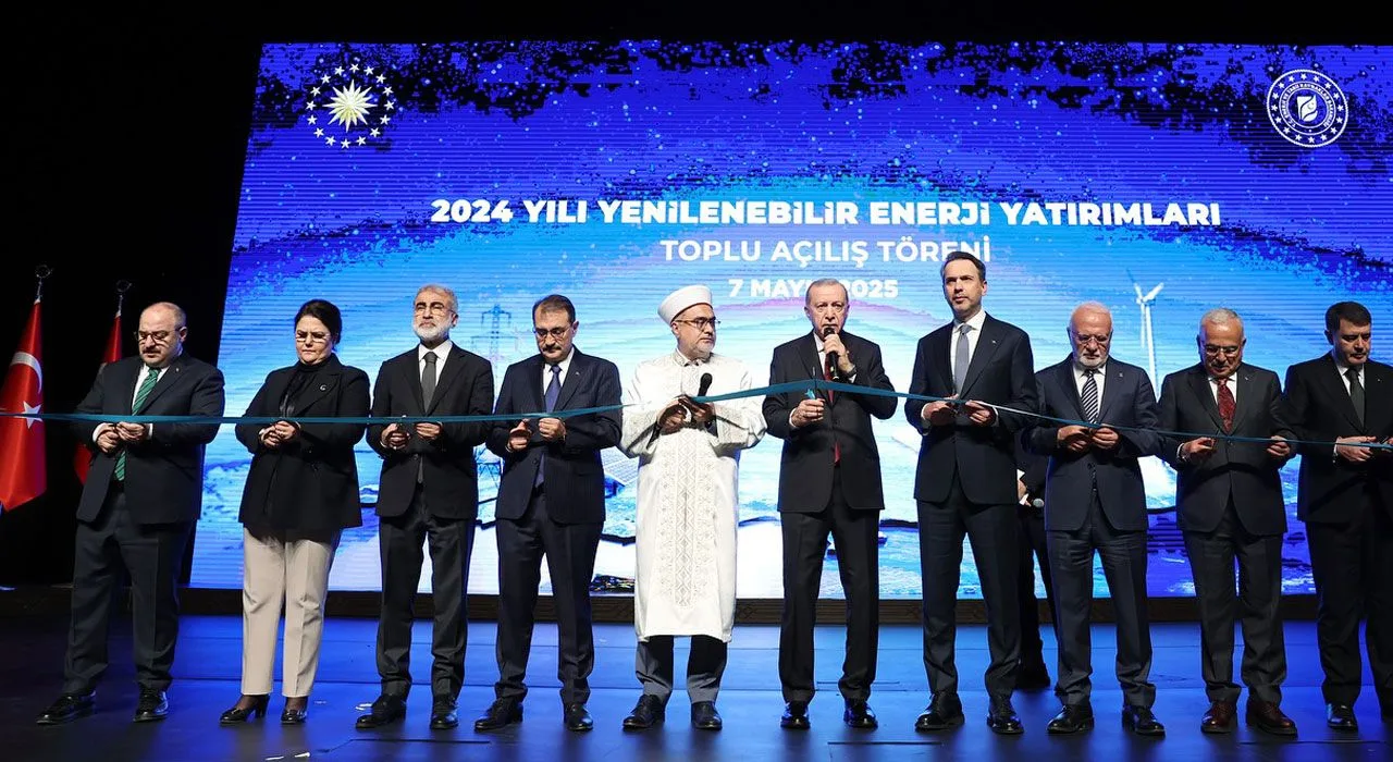 Derya Yanık Yenilenebilir Enerji Töreninde Derya Yanık Yenilenebilir Enerji Töreninde