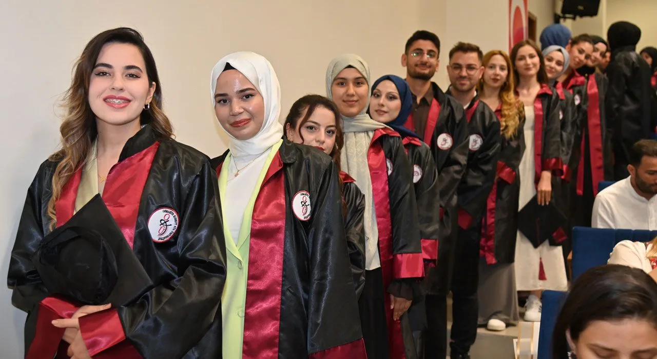 Okü’lü Hemşire Adayları Yeminle Mesleğe Başladı Okü’lü Hemşire Adayları Yeminle Mesleğe Başladı