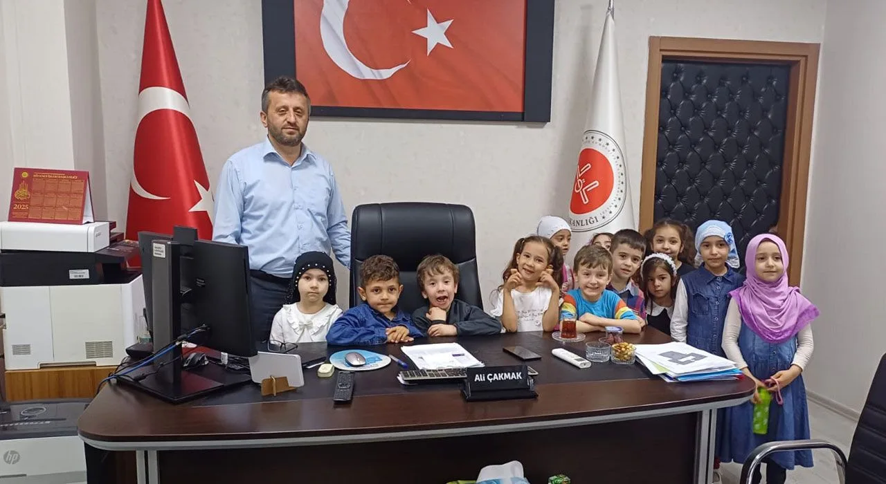 Minik Kalplerden Gazze’ye Yardım Eli Minik Kalplerden Gazze’ye Yardım Eli